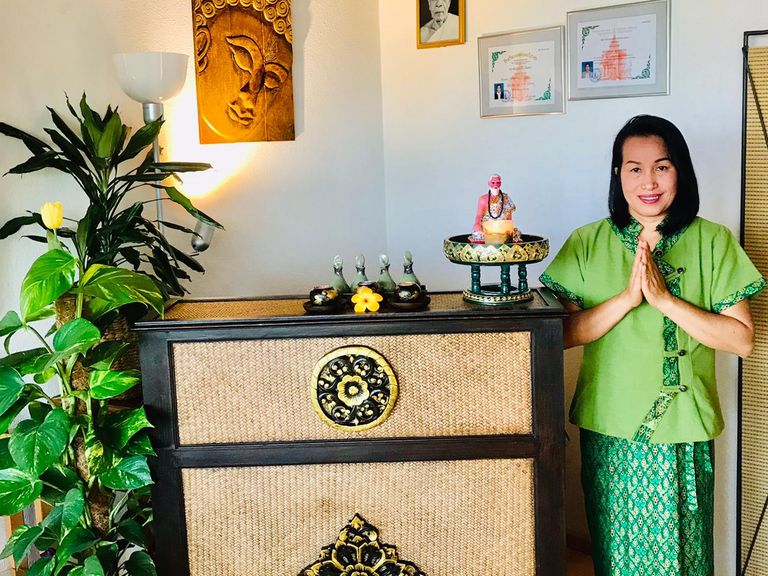 Kritsana Schneider begrüßt Sie in ihrer Thai Massagepraxis
