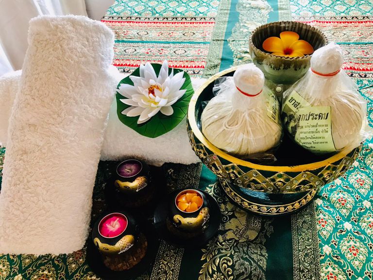 Hochwertige Zutaten machen die Thais Massage zum Wellnesserlebnis